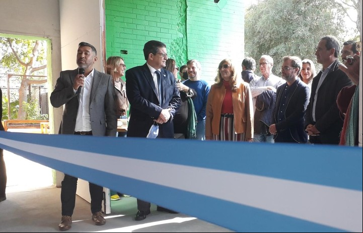 El director Gabriel Romero, dínamo de la feria y uno de los funcionarios de Cultura más respetados del país, en la inauguración de ArteCo 2022 este jueves. Gentileza ArteCo