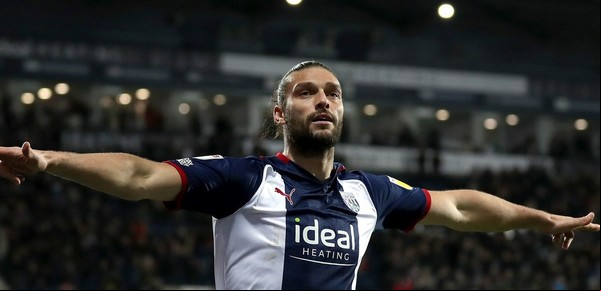 Otro golpe para Andy Carroll: interrumpió su luna de miel para fichar en Brujas pero no logró pasar las pruebas físicas y mentales