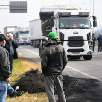 Por la escasez de gasoil, los transportistas anunciaron que volverán al paro y a los cortes de ruta