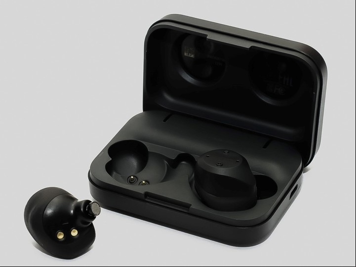Jabra Elite Sport. Con sensores que analizan la actividad física y la frecuencia cardíaca. $ 51.999.