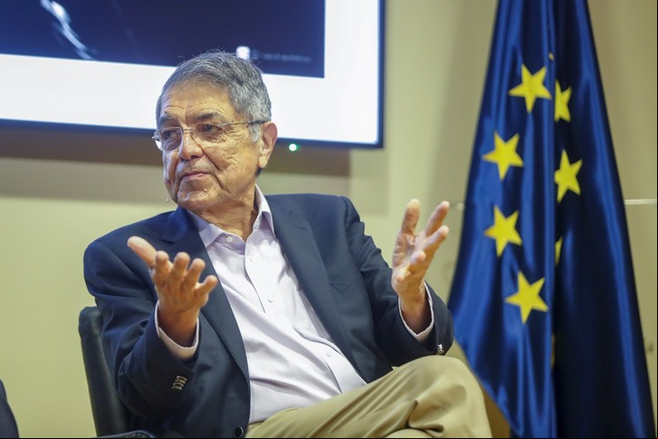 El escritor nicaragüense Sergio Ramírez fue despojado de su nacionalidad por su oposición al régimen de Ortega. Foto EFE/Javier Cebollada