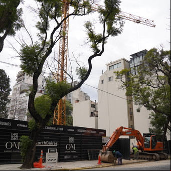 Polémica en Barrio Parque por un edificio que no respeta la altura permitida