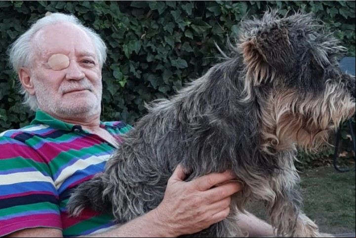 Pablo Feighelstein (67) es tuerto y tuvo que recortar el ojo de un dibujo para poder registrarse en la app "Mi Argentina"