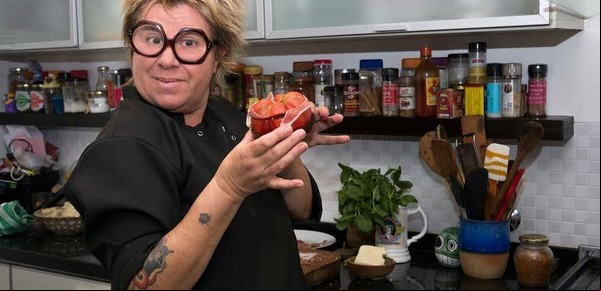 La cocinera Madame Papin fue atropellada por un auto: cuál es su estado de salud