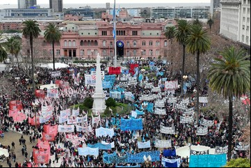 Se recalienta la calle y el Gobierno enfrenta un mes de marchas y protestas
