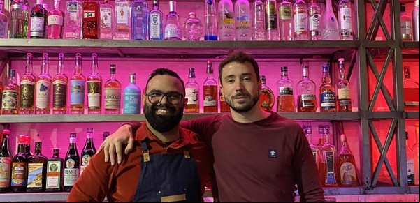 Un bar para fans de Forrest Gump: está ambientado como Vietnam y homenajea a Jenny, Bubba y el Teniente Dan