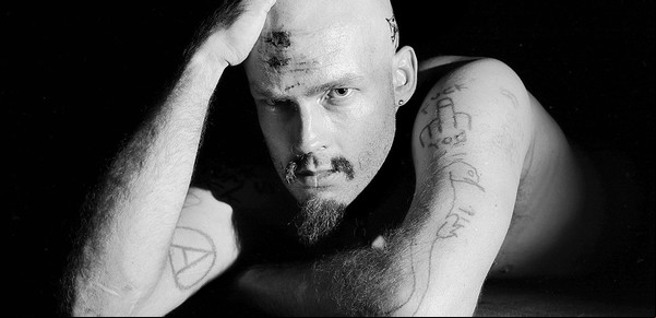 G.G. Allin: el kamikaze del punk que defecaba en el escenario