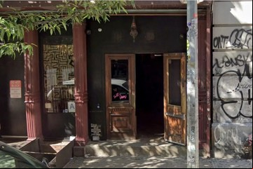 El dueño de un bar deberá pagar U$S 500.000 a 16 empleadas por acoso