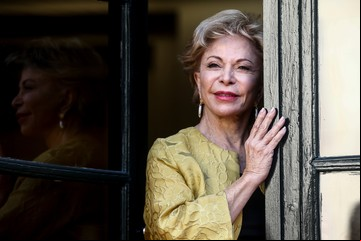 Las 10 mejores frases de Isabel Allende sobre el amor, la vida y la resiliencia