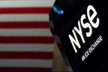 Con inversores atentos al plan Massa, los bonos caen hasta 4% y se hunden acciones argentinas en Wall Street