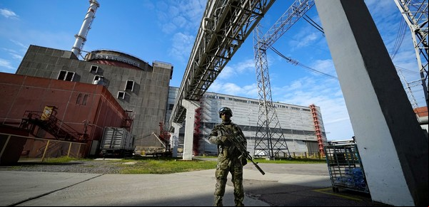 Rafael Grossi: "La visita a la planta nuclear de Zaporiyia es delicada, es una zona de guerra"