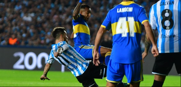 Racing busco pero no encontró y Boca casi se lo lleva sobre el final con una polémica mano que el árbitro no dio