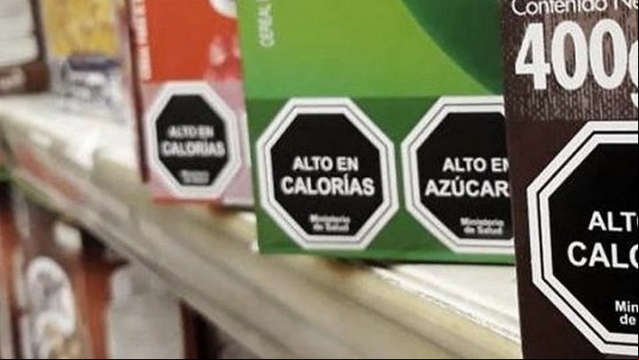 El etiquetado frontal de alimentos ya entró en vigencia. Foto Télam.