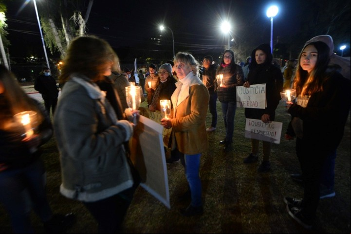 Marcha de las antorchas para exigir justicia por los bebés muertos en un hospital de Córdoba. Foto Javier Ferreyra/La voz del interior.