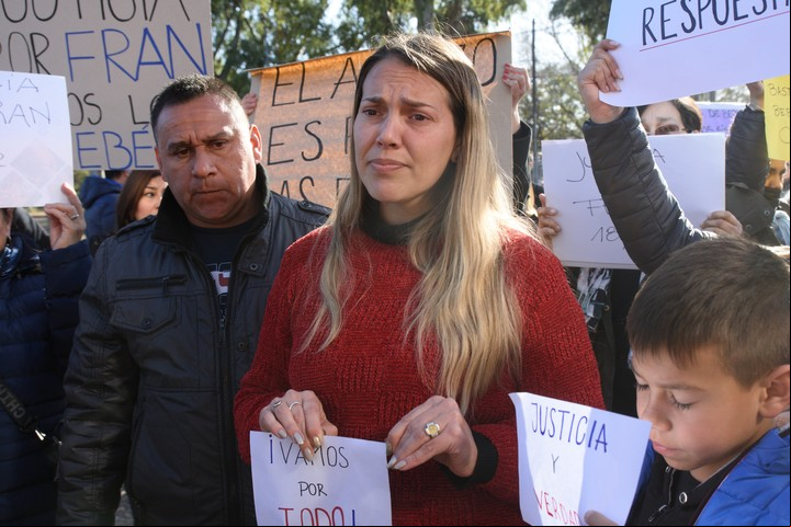 El primer caso de bebés muertos que investiga la Justicia es el del hijo de Vanesa y Raúl, el 18 de marzo. Foto: Javier Cortez
