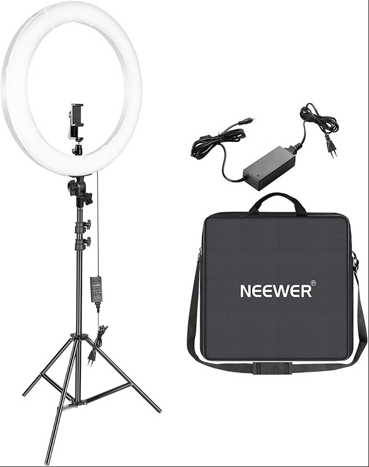 Luz led circular. El de Neewer es un kit casi profesional: anillo de 8 pulgadas, trípode, control remote y hasta una funda para transportarlo./ Foto: Archivo Clarin