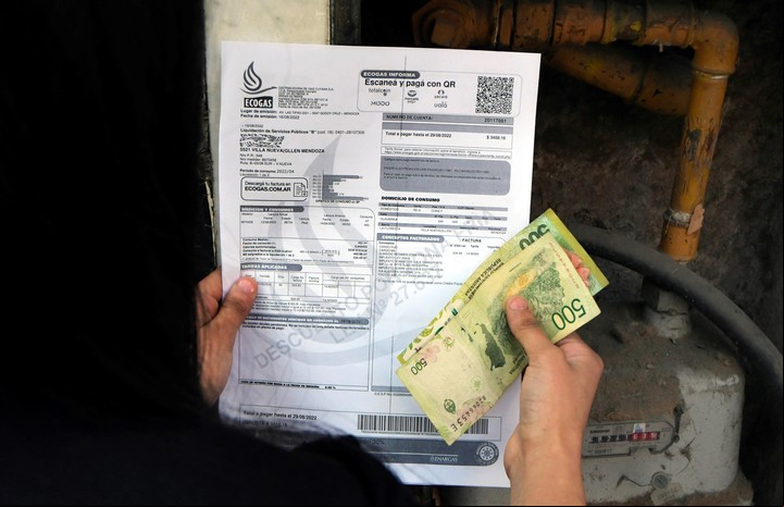 Si los ingresos ya no superan las 3,5 canastas básicas, se puede pedir el subsidio. Foto: Orlando Pelichotti/Los Andes.