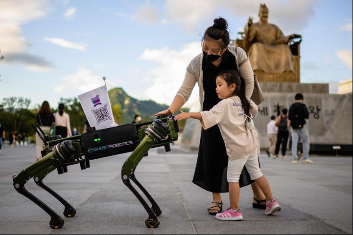 Los robot y la automatización llegaron para quedarse. Foto AFP