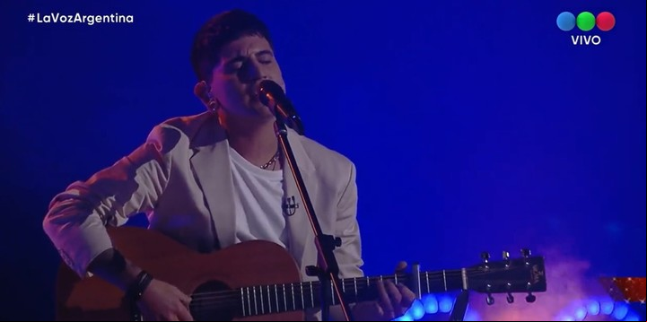 Yhosva Montoya interpretó "Hoy" en La Voz Argentina y quedó como semifinalista. Captura TV.