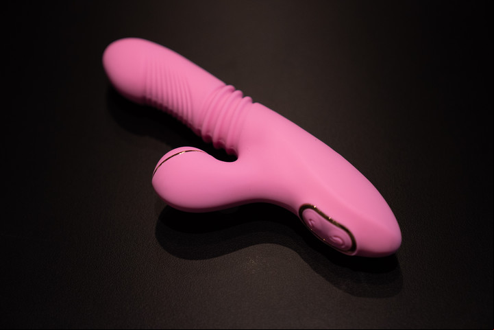 Vibrador de doble estimulación con ondas de aire sobre el clítoris. Foto: Fernando de la Orden.