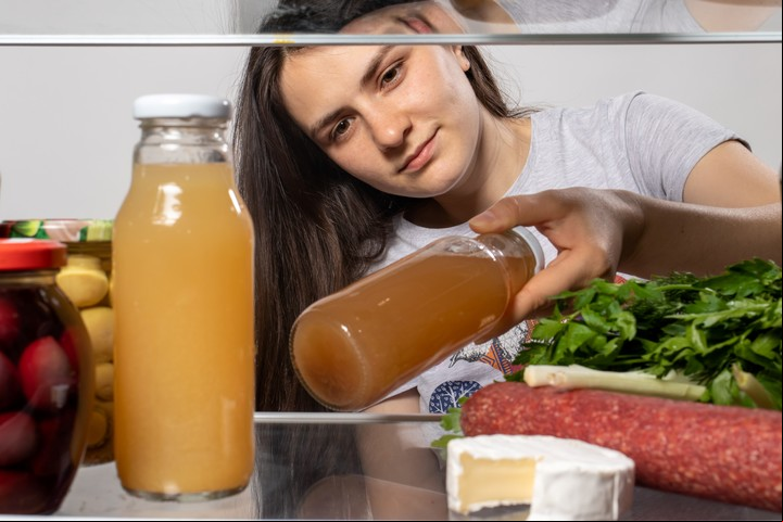 Consumir la fruta entera aporta más fibra y saciedad. Foto Shutterstock.
