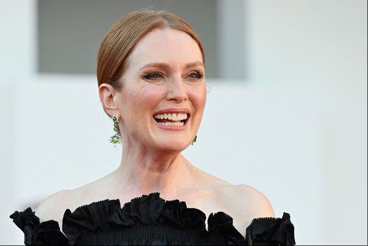 Julianne Moore, la presidenta del Jurado, cuando llegaba al Palazzo del Cinema. Foto EFE