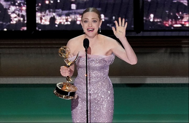 Amanda Seyfried, muy emocionada: fue mejor actriz por la miniserie "The Dropout". Foto AP
