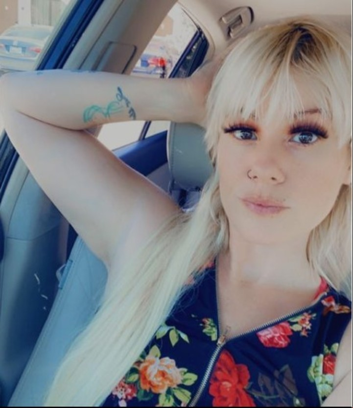 "Amo ver cómo se le iluminan los ojos al ver el dinero".