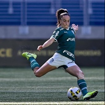 Escándalo con una futbolista argentina en Brasil: Barroso denunció que en Palmeiras la trataron "de loca" y le sacaron la capitanía