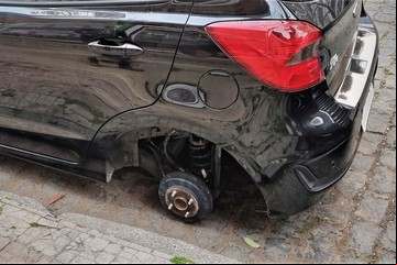 Los robos de ruedas, en auge: 5 medidas clave para protegerse y no perder un dineral