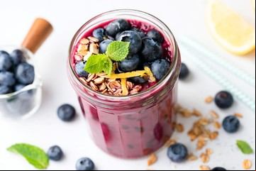 Açaí: qué beneficios tiene esta fruta de Brasil y cómo hacer un açaí bowl en casa