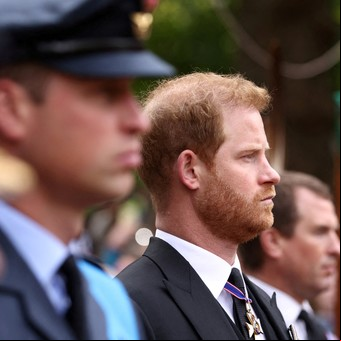 "Micrófonos ocultos, escuchas y coimas": Desde el príncipe Harry hasta Elton John llevan a la justicia a The Daily Mail