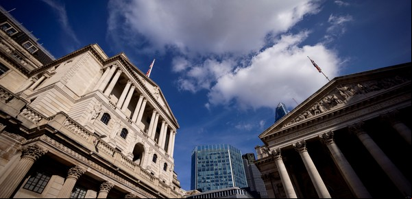 Reino Unido: El Banco de Inglaterra sigue su lucha para frenar la turbulencia en los mercados