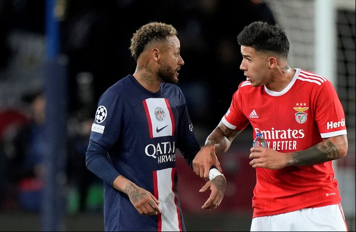 Fuerte discusión entre Neymar y Enzo Fernández en el Parque de los Príncipes - Foto AP