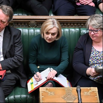 Reino Unido: El Partido Conservador ya analiza cuándo y cómo echar a Liz Truss