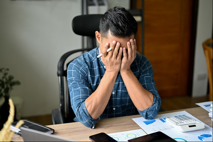Las emociones negativas también pueden incrementar nuestro apetito. Foto Shutterstock.