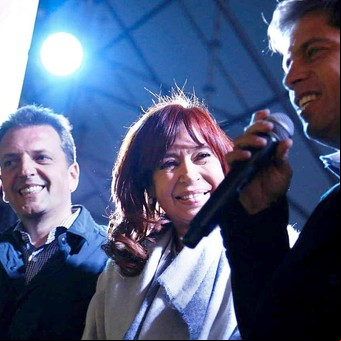 Complicada con su situación judicial, Cristina arma una foto de unidad con Massa, Máximo y Kicillof