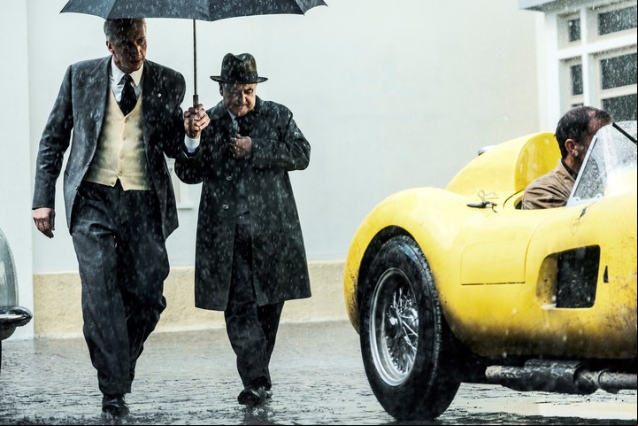 El actor Adam Driver encarna a Don Enzo Ferrari.