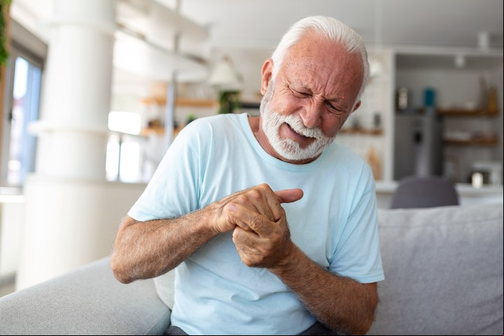 Las fracturas que se consideran osteoporóticas son las de muñeca, vértebras, cadera y húmero. Foto Shutterstock.