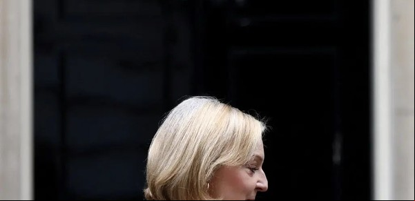 45 días en el poder, 129.000 dólares de pensión por gastos para el resto de su vida