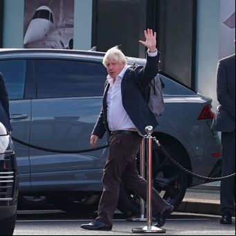 Boris Johnson no competirá y Rishi Sunak tiene el camino despejado para ser primer ministro de Gran Bretaña