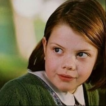 Reapareció la niña de Narnia y reveló sus cicatrices: "Una rara y dolorosa infección casi me quita la vida"