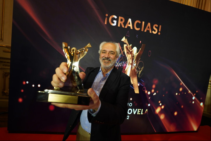 Miguel Gaya se quedó con el Premio Clarín Novela 2022. Foto Martín Bonetto.