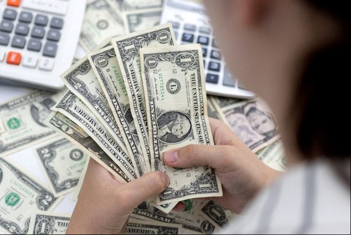 Los billetes de un dólar estadounidense pueden tener altas cotizaciones Foto REUTERS/Dado Ruvic/Ilustración/Archivo.