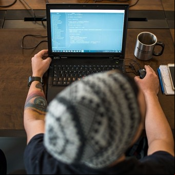 Cuál es el nuevo curso de programación más demandado con el que se puede ganar U$S 2.000 al mes