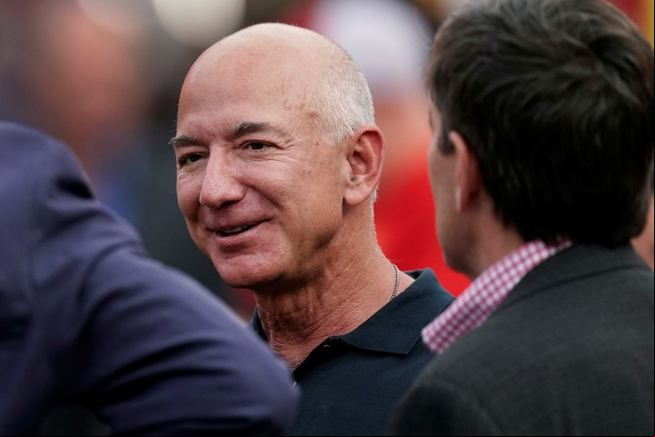 Bezos es la segunda persona con más patrimonio del mundo detrás de Elon Musk. Foto: AP