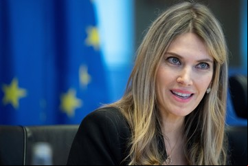 Escándalo de corrupción en el Parlamento europeo: una de las vice presidentas seguirá presa