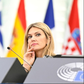 La oposición comparó la detención de la vicepresidenta del Parlamento Europeo con la situación de Cristina Kirchner: "Nadie habla de lawfare"
