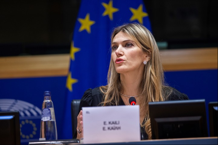La eurodiputada Eva Kaili es una de las personas arrestadas por la trama de corrupción. Foto: AP