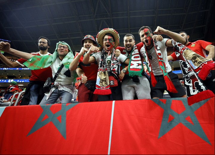 Los fervorosos simpatizantes marroquíes todavía no saben si podrán ver a su seleccionado en el Campeonato Africano de Naciones que se disputará en Argelia. Foto: Ronald Wittek / EFE / EPA.
